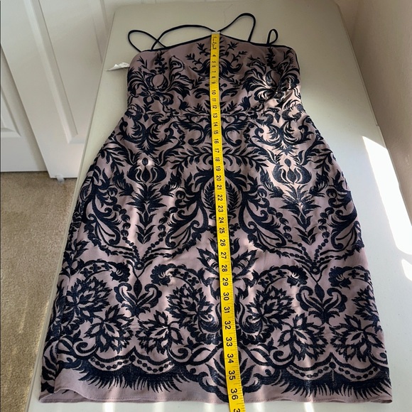 New with tag on BCBGMaxAzria Lilac Mauve Patterned Dress. - Picture 8 of 16